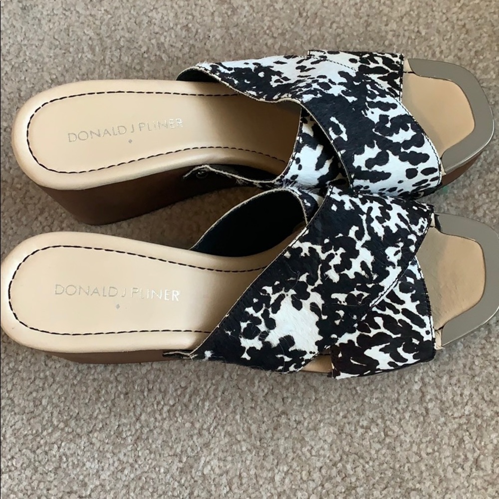NWOT Donald Pliner wedges